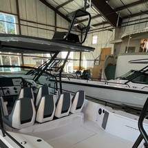 Axopar 28 T-Top