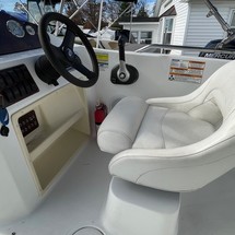 Hurricane 201 sundeck sport