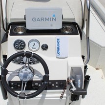 Ranger boats 2400 bay
