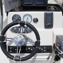 Ranger boats 2400 bay