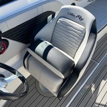 Sea Ray SPX 230