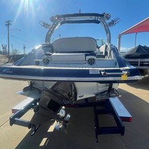 Crownline E 255 Surf