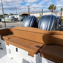 Sea Ray hunt ultra 211