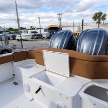 Sea Ray hunt ultra 211