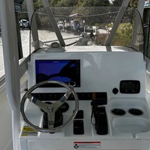 Sea Ray hunt ultra 211