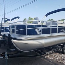 Sunchaser Boats Oasis 18 Fish