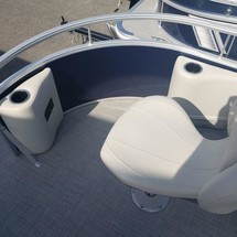 Sunchaser Boats Oasis 18 Fish