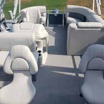 Sunchaser Boats Oasis 18 Fish