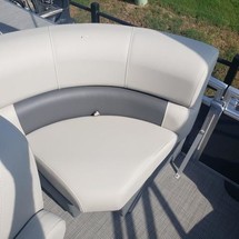 Sunchaser Boats Oasis 18 Fish
