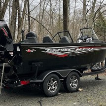 Tracker Targa V-19 WT