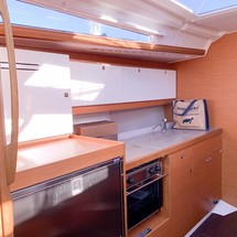 Dufour 390
