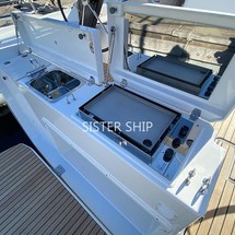 Dufour 390