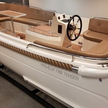 Seafarer 535 pilot boat - inboard diesel
