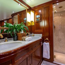 Benetti Tradition 100