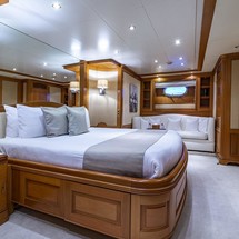 Benetti Tradition 100