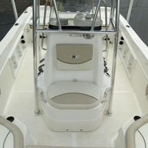 Nauticstar 211