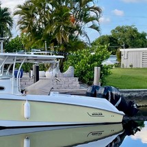 Boston Whaler 320 Outrage