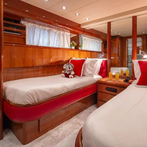 Falcon Yachts 86