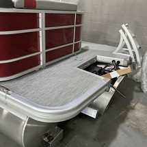 Bennington 24 sbrx