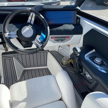 Super Air Nautique G23