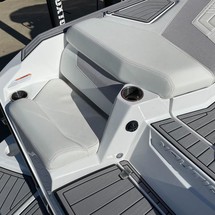 Super Air Nautique G23