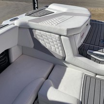Super Air Nautique G23