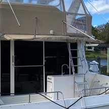 Sea ray 500 db sedan bridge