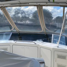 Sea ray 500 db sedan bridge