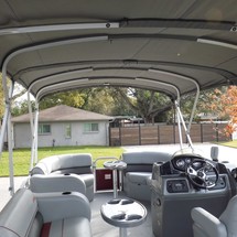 Lowe SS270 Extended Walk Thru