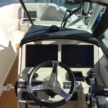 Boston Whaler 270 Vantage