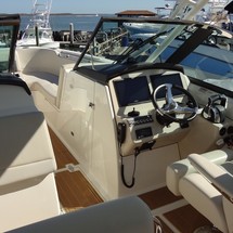 Boston Whaler 270 Vantage