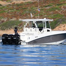 Boston Whaler 370 Outrage