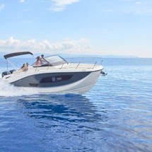 Quicksilver Activ 875 Sundeck