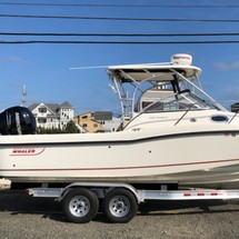 Boston Whaler 235 Conquest