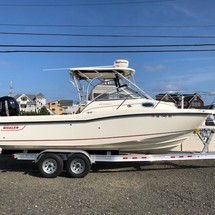 Boston Whaler 235 Conquest