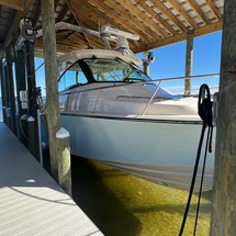 Grady-White Express 370