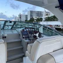 Sea Ray 350 Sundancer