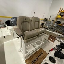 Angler Pro Boats 2900 center console