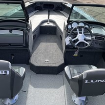 Lund Boats 1875 Crossover XS