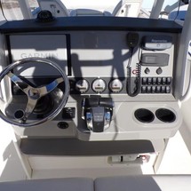 Boston Whaler 270 Dauntless