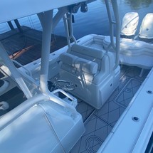 Yellowfin 32 offshore