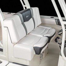 Robalo centre console r272