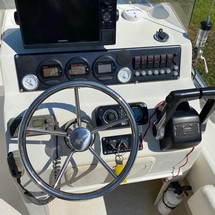 Twin vee 26 family fisherman