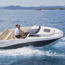 Quicksilver Activ 555 Cabin