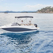 Quicksilver Activ 555 Cabin