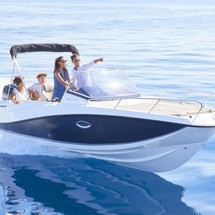 Quicksilver Activ 675 Sundeck