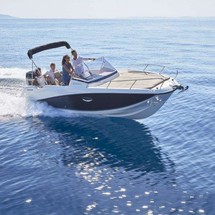 Quicksilver Activ 675 Sundeck