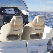 Quicksilver Activ 675 Sundeck