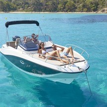 Quicksilver Activ 675 Sundeck