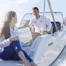 Quicksilver Activ 675 Sundeck